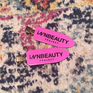 Inn Beauty // hot pink & gold hair face clips